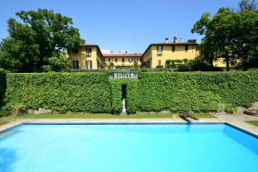 Villa La Vescogna, Historic House with Pool